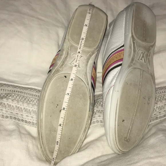 Gorgeous LV sneakers, 9/10 condition. - Picture 4 of 7